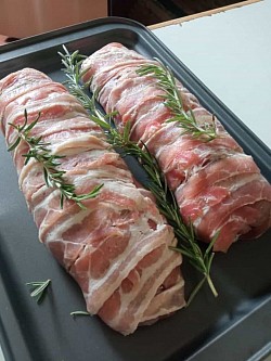 Filetto di maiale bardato con pancetta toscana