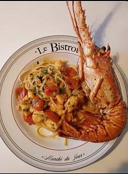 Chitarra con astice e pesce spada